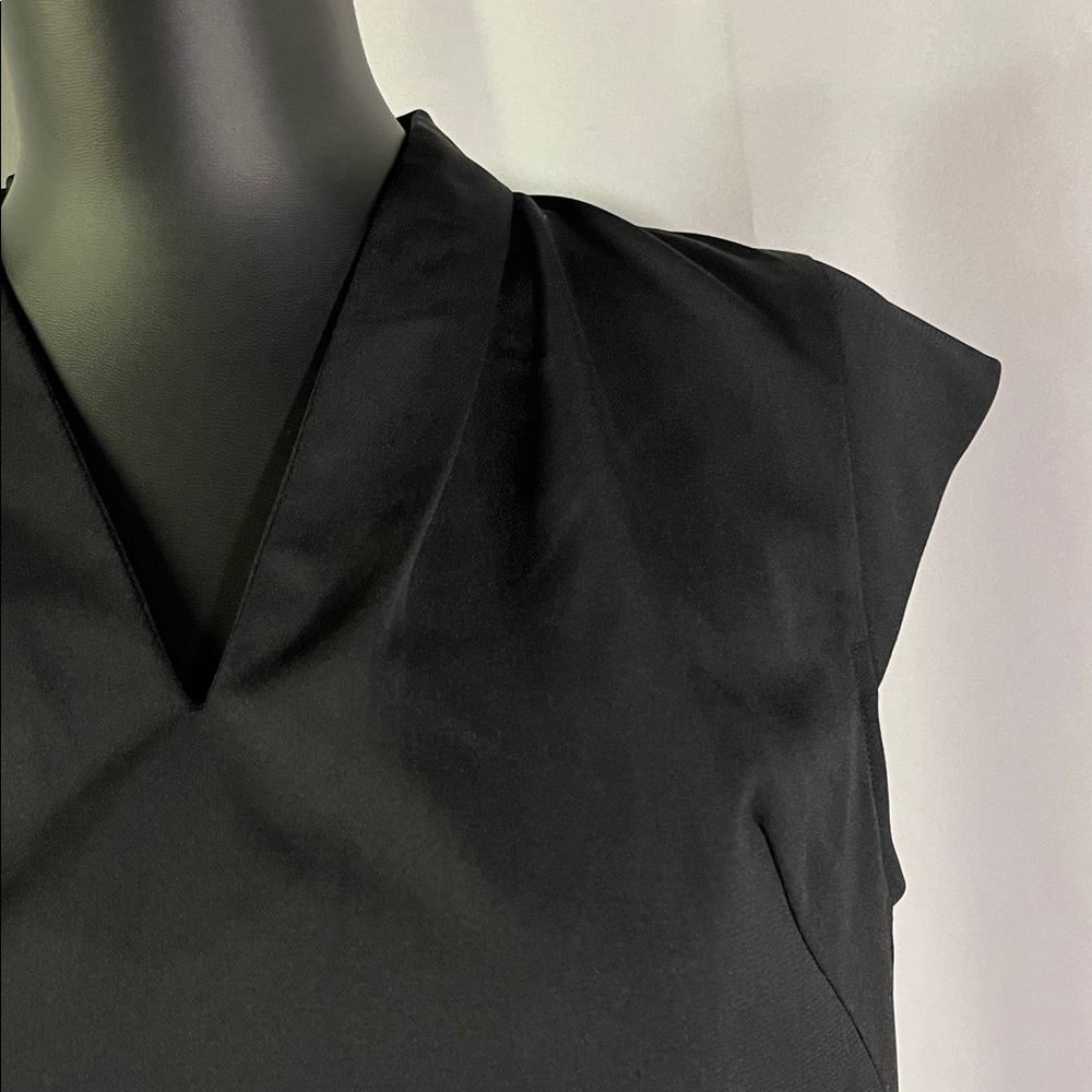 Ann Taylor Factory Black Split V-Neck Cap Sleeve Shift Dress - Picture 6 of 16